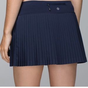 Like New Lululemon Pleat to Street skirt, navy